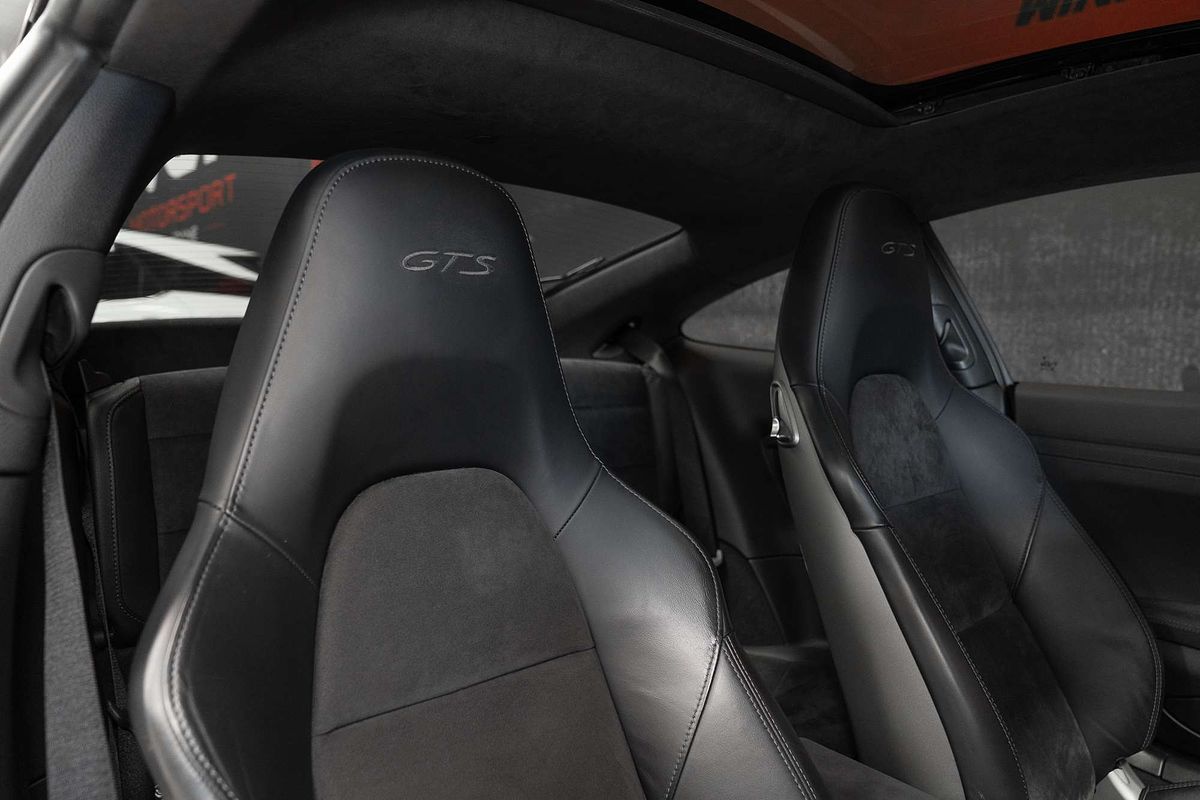 2022 Porsche 911 Carrera Review: Everyday Sports Car Perfection