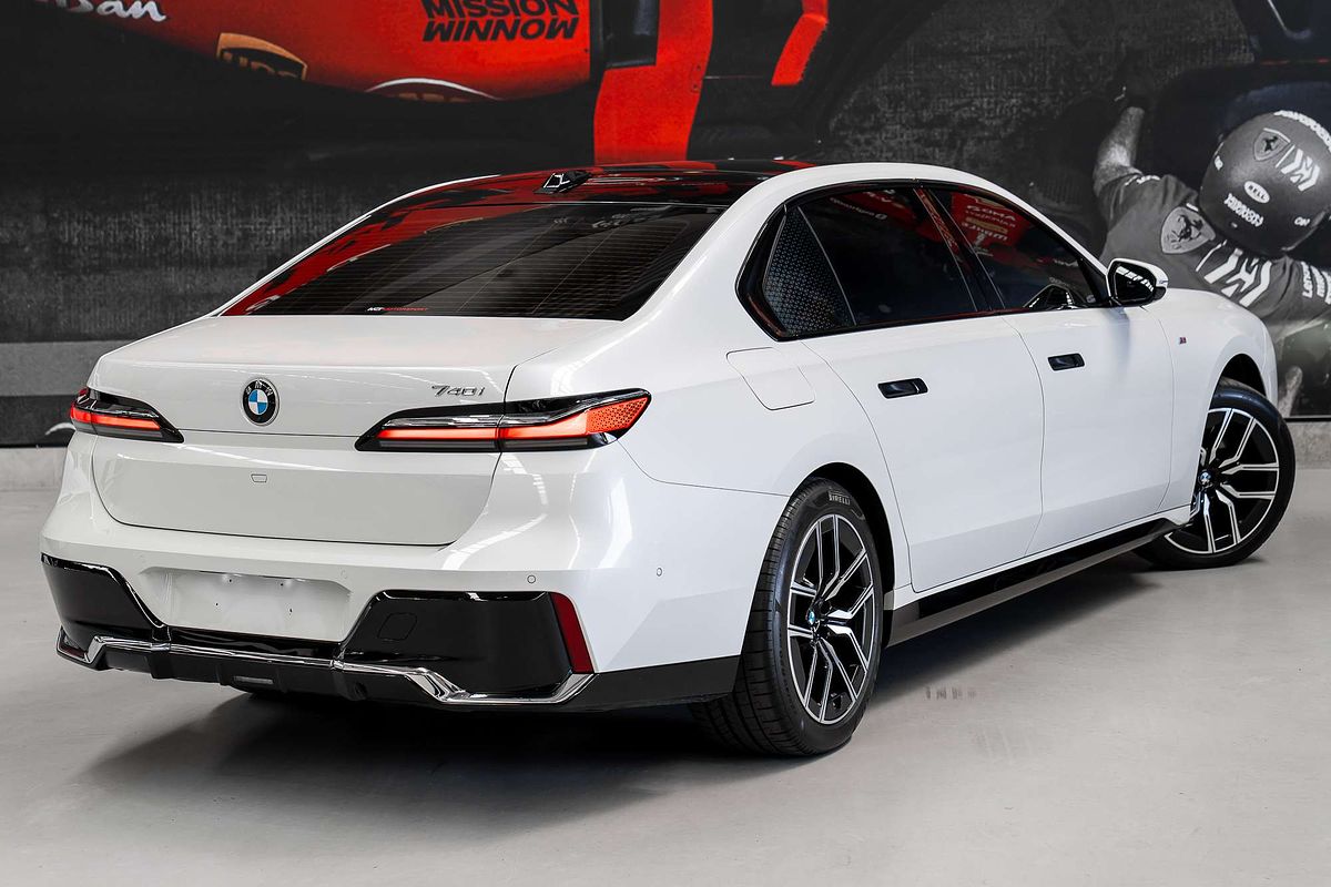 2023 BMW 7 Series 740i M Sport Review: A New Benchmark in Luxury Sedans