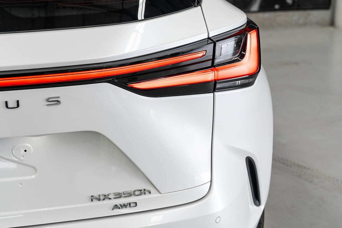 2024 Lexus NX NX350h Luxury Review: Premium Hybrid SUV With Confidence & Comfort