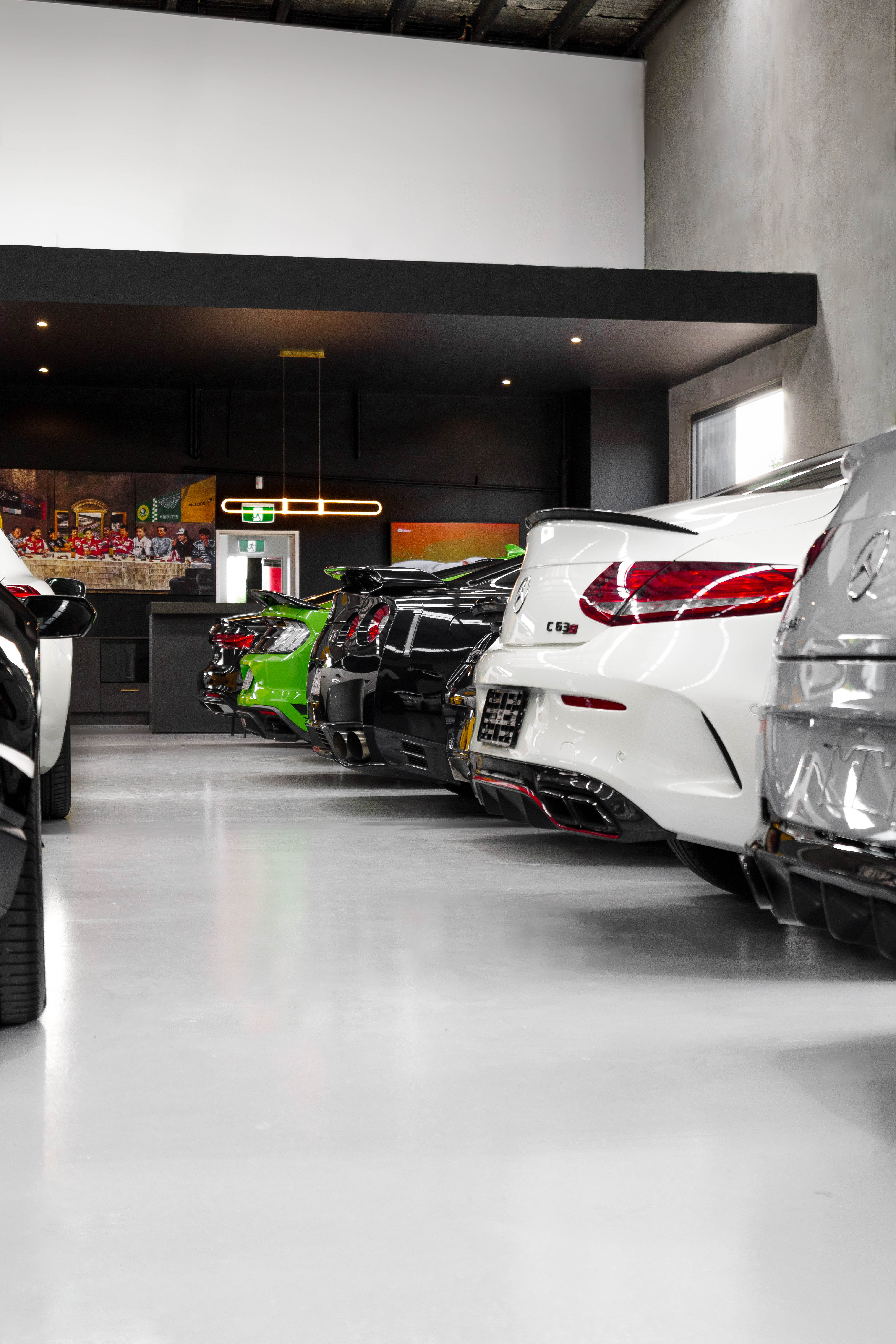 What Makes a Prestige Car Dealer Different From a Standard Dealership