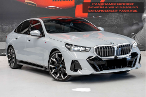 2023 BMW 5 Series 520i M Sport