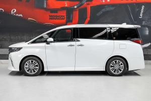 2025 Toyota Alphard Hybrid Z
