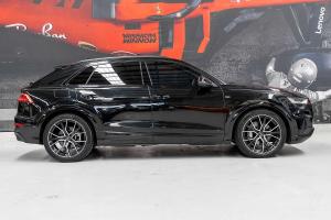 2021 Audi Q8 50 TDI S line