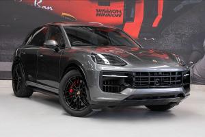2025 Porsche Cayenne GTS
