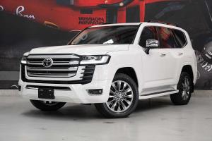2024 Toyota Landcruiser Sahara ZX