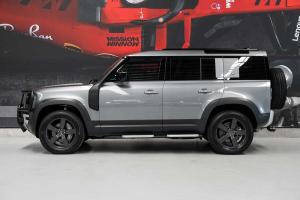 2023 Land Rover Defender 110 D300 SE
